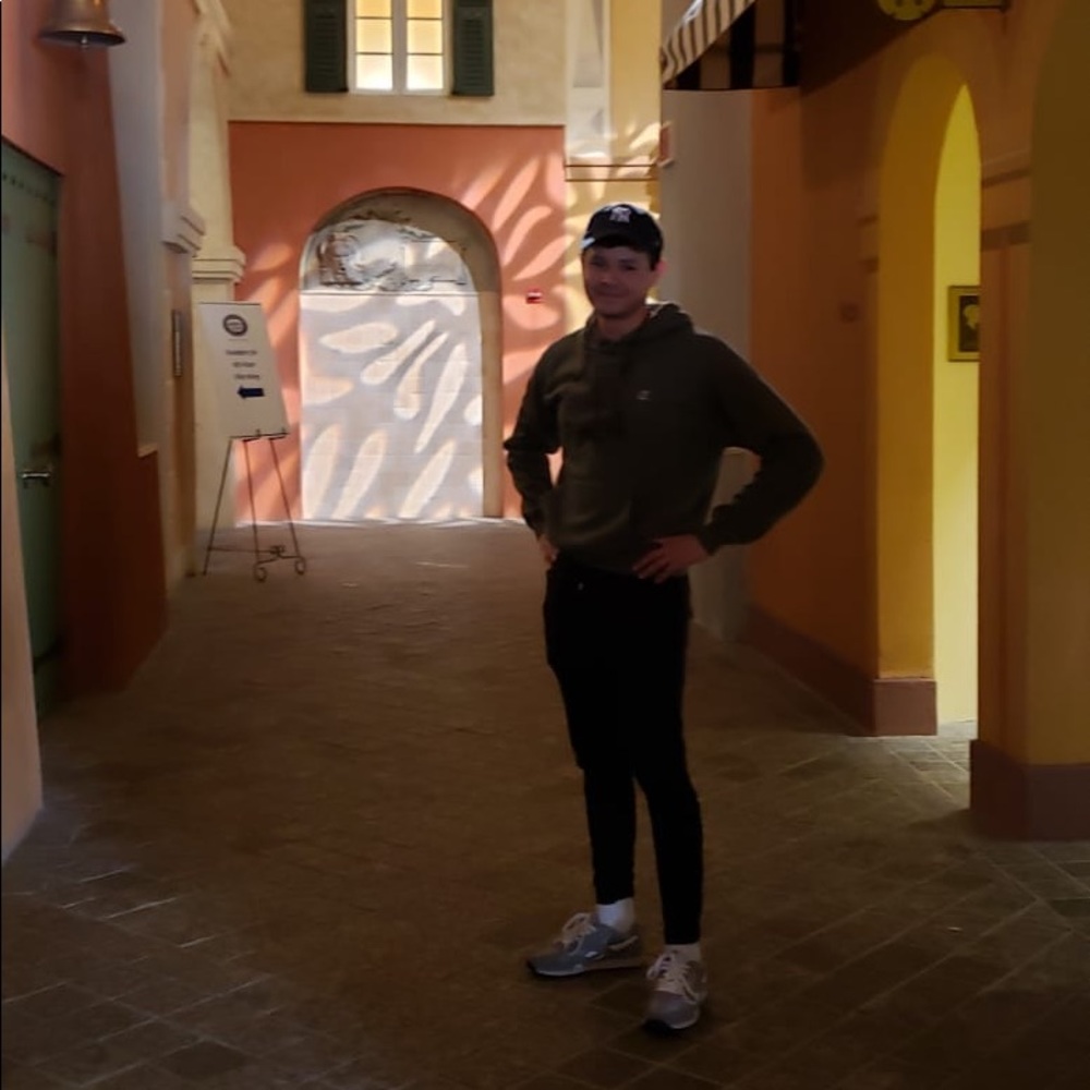 Meet your Posher, Bayron